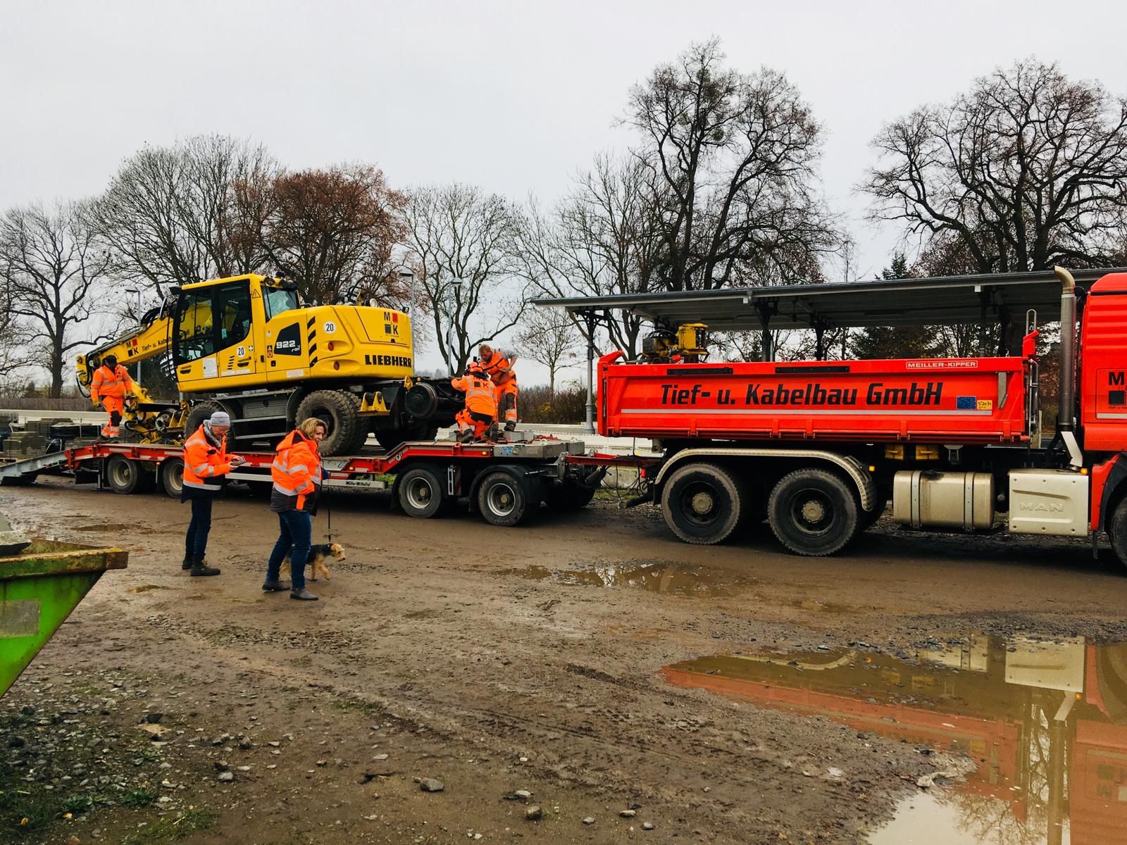 Tieflader Zweiwegebagger